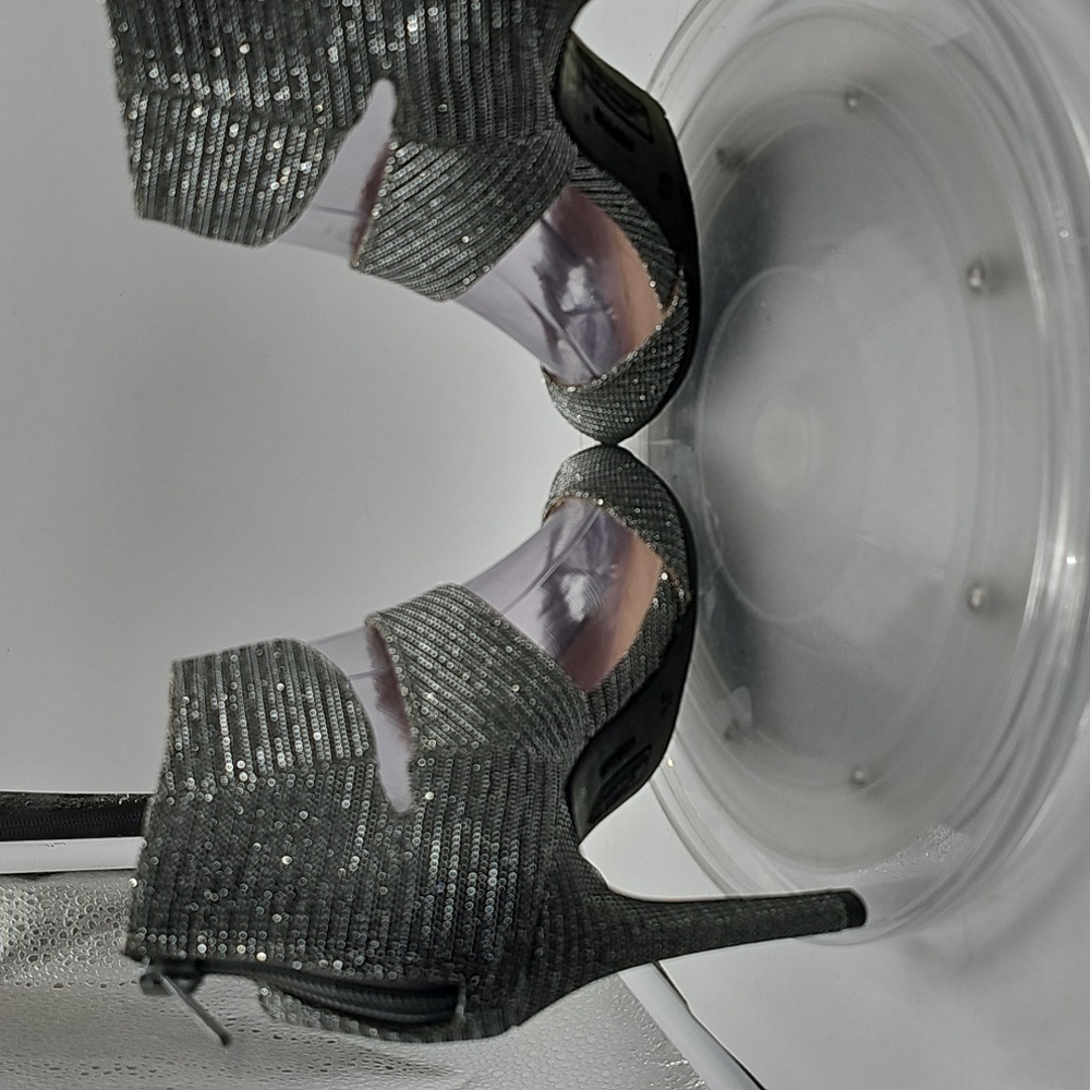 Z Christian Siriano Silver Heels Sz 6.5 - Picture 7 of 15